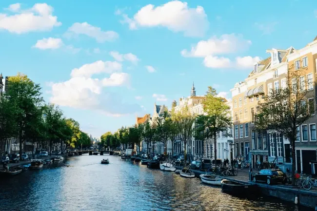 ¿Por qué y desde cuándo Holanda se llama Países Bajos? cover image