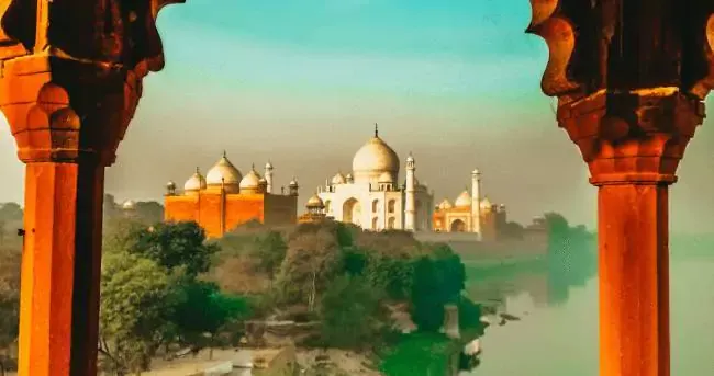 ¿Se Necesita Visa para Viajar a la India? | iVisa cover image