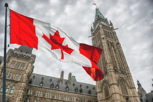 ¿Puedo ingresar a Canadá con una visa de Estados Unidos? | iVisa cover image