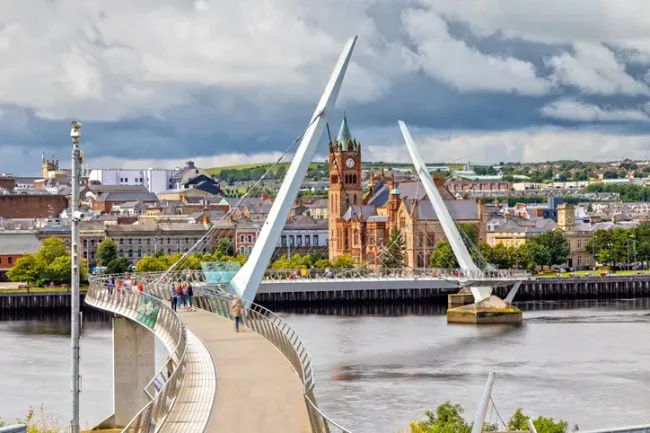 Guía de solicitud de visa de turista de Irlanda para ciudadanos pakistaníes cover image