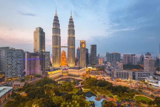 Qué Ver en Malasia: Descubre 7 Lugares Imperdibles cover image